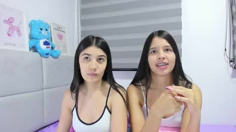 Snapshot of roseandmiah chatting on 02.15.26 Rose y Miah online show from 02.15.26