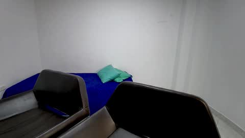 Snapshot of roseandviktor23 chatting on 02.04.26 Rose Sins and Don Viktor online show from 02.04.26