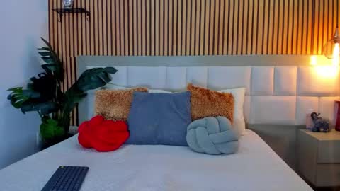 roseaurora online show from 01.19.26