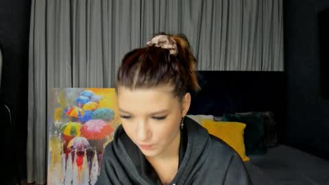 Snapshot of roseblanche2k chatting on 12.21.24 Florin online show from 12.21.24