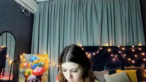 Snapshot of roseblanche2k chatting on 12.27.24 Florin online show from 12.27.24