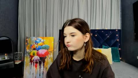 Snapshot of roseblanche2k chatting on 01.05.25 Florin online show from 01.05.25