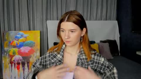 Snapshot of roseblanche2k chatting on 02.17.25 Florin online show from 02.17.25