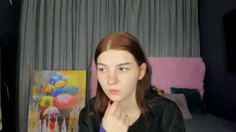 Snapshot of roseblanche2k chatting on 09.26.25 Florin online show from 09.26.25