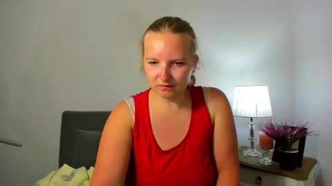 Snapshot of rosehypnotic chatting on 05.05.26 Rose online show from 05.05.26