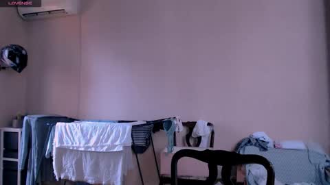 Snapshot of roselina_ chatting on 09.28.25 Rose online show from 09.28.25