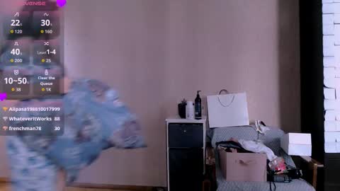 Snapshot of roselina_ chatting on 10.24.25 Rose online show from 10.24.25