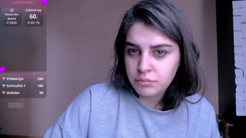 Snapshot of roselina_ chatting on 11.04.25 Rose online show from 11.04.25