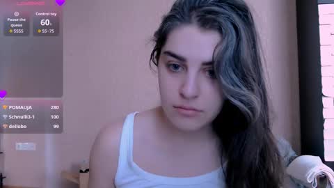 Snapshot of roselina_ chatting on 11.09.25 Rose online show from 11.09.25