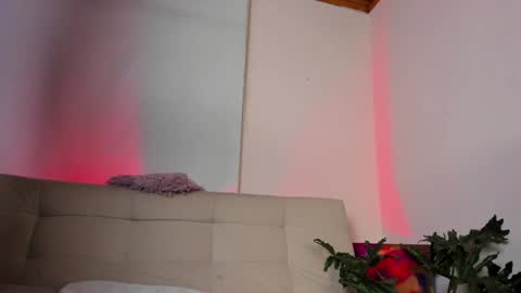 Snapshot of roselinedior chatting on 12.23.24 Lyla OF roselinedior online show from 12.23.24