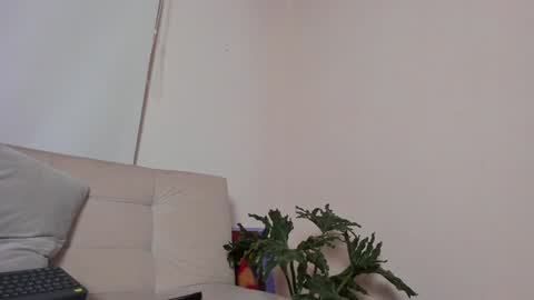 Snapshot of roselinedior chatting on 01.04.25 Lyla OF roselinedior online show from 01.04.25