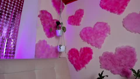 Snapshot of roselinedior chatting on 02.18.25 Lyla OF roselinedior online show from 02.18.25