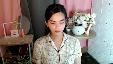 Snapshot of rosella_xx chatting on 06.19.26 TONETH online show from 06.19.26