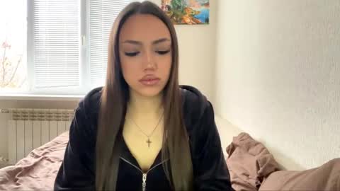 Snapshot of rosenavillifana chatting on 11.06.25 Mimi online show from 11.06.25