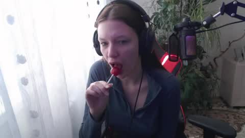 Snapshot of rosendalounsberry chatting on 04.16.26 Lina online show from 04.16.26