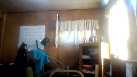 Snapshot of rosepanda chatting on 09.17.25 Lost4gain online show from 09.17.25