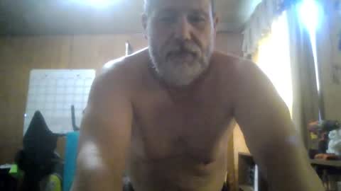 Snapshot of rosepanda chatting on 10.05.25 Lost4gain online show from 10.05.25