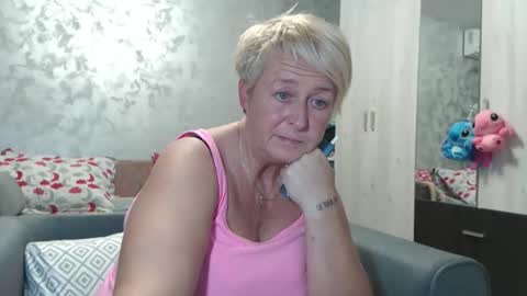 Snapshot of roses_and_lillies chatting on 09.27.25 Lovepinklilly online show from 09.27.25