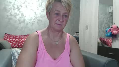 Snapshot of roses_and_lillies chatting on 09.30.25 Lovepinklilly online show from 09.30.25