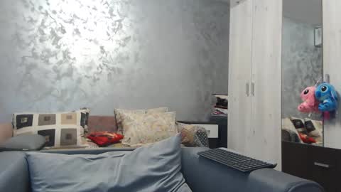 Snapshot of roses_and_lillies chatting on 10.16.25 Lovepinklilly online show from 10.16.25