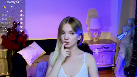 Snapshot of roses_kate chatting on 10.08.25 Sweety Kate online show from 10.08.25