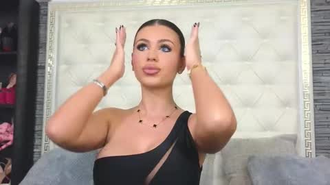 Snapshot of rosevanessa chatting on 10.14.25 Gabriela online show from 10.14.25