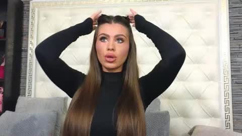 Snapshot of rosevanessa chatting on 11.03.25 Gabriela online show from 11.03.25