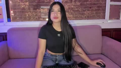 Snapshot of rosie_chell chatting on 05.03.26 Rosie online show from 05.03.26