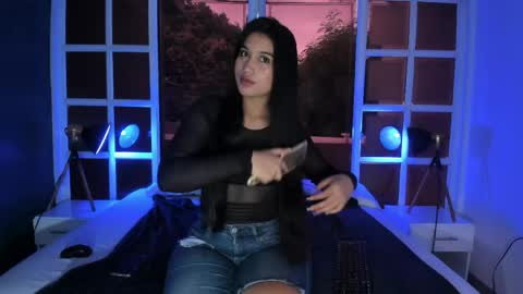 Snapshot of rosie_chell chatting on 05.25.26 Rosie online show from 05.25.26