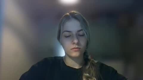 Snapshot of rosie_june chatting on 03.12.25 Rosie online show from 03.12.25