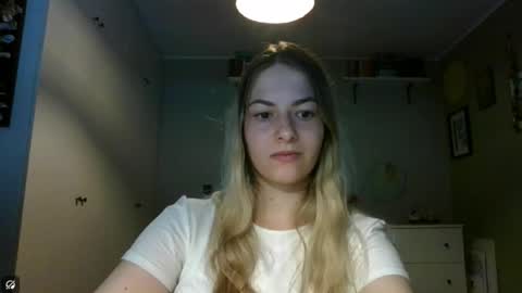 Snapshot of rosie_june chatting on 09.19.25 Rosie online show from 09.19.25