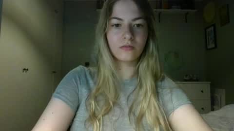 Snapshot of rosie_june chatting on 09.22.25 Rosie online show from 09.22.25