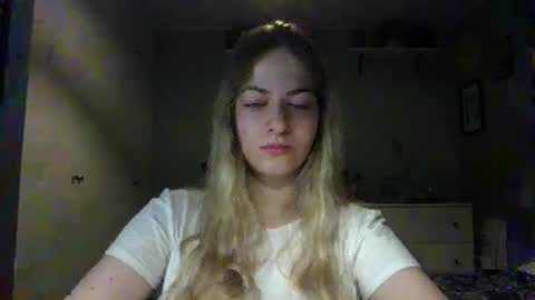 Snapshot of rosie_june chatting on 10.07.25 Rosie online show from 10.07.25