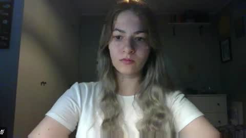 Snapshot of rosie_june chatting on 10.09.25 Rosie online show from 10.09.25