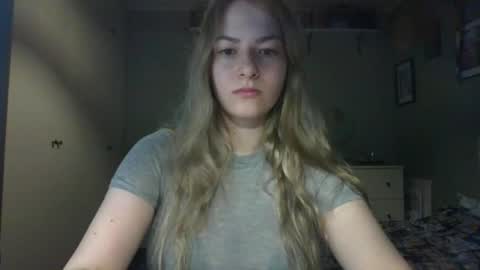 Snapshot of rosie_june chatting on 10.16.25 Rosie online show from 10.16.25