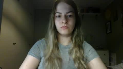 Snapshot of rosie_june chatting on 10.17.25 Rosie online show from 10.17.25