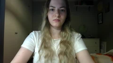 Snapshot of rosie_june chatting on 10.30.25 Rosie online show from 10.30.25