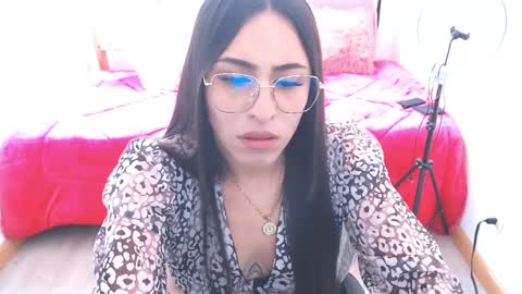 Snapshot of rosse77_ chatting on 10.24.25 rosse online show from 10.24.25