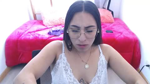 Snapshot of rosse77_ chatting on 11.15.25 rosse online show from 11.15.25