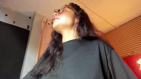 Snapshot of rosse_25 chatting on 10.14.25 Would you like to help me with supplementation and sports suits so I can compete in powerlifting online show from 10.14.25