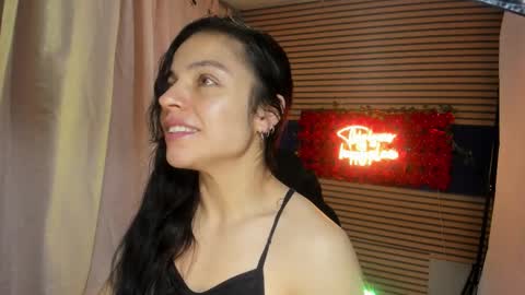 Snapshot of rosse_25 chatting on 10.25.25 Would you like to help me with supplementation and sports suits so I can compete in powerlifting online show from 10.25.25