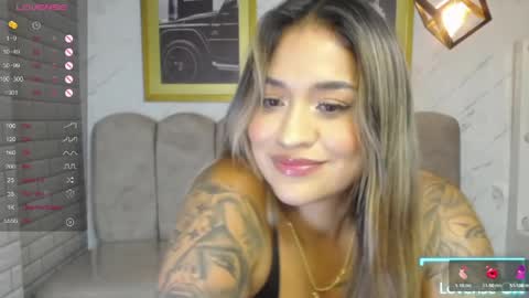 Snapshot of rosse_jeane_v chatting on 05.29.26 rosse jeane v online show from 05.29.26