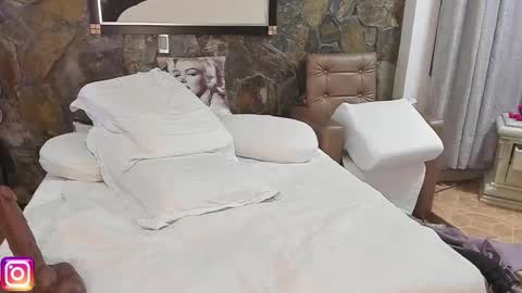 Snapshot of rosse_stewart chatting on 11.10.25 Rosse online show from 11.10.25