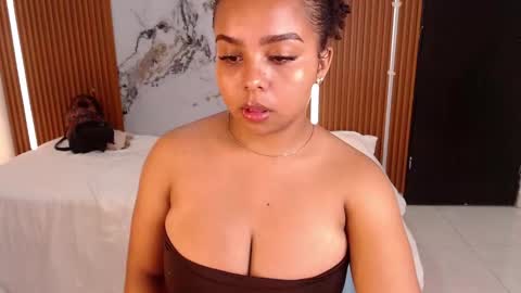 Rossi Hill online show from 10.24.25