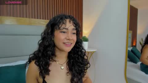 Snapshot of rossie_lanie_ chatting on 12.20.25 rossie_lanie_ online show from 12.20.25