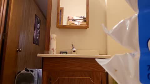 Snapshot of rosvelly8 chatting on 11.13.25 rosvelly8 online show from 11.13.25