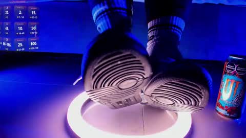 Snapshot of rosyejones chatting on 10.10.25 rosyejones online show from 10.10.25