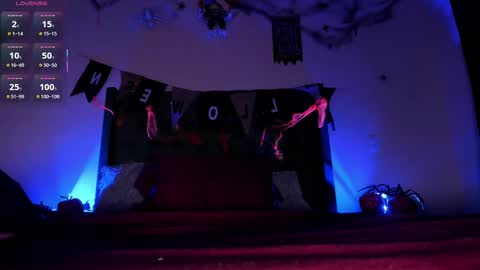 Snapshot of rosyejones chatting on 10.31.25 rosyejones online show from 10.31.25