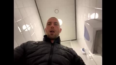 Snapshot of rotteei1 chatting on 10.14.25 rotteei1 online show from 10.14.25