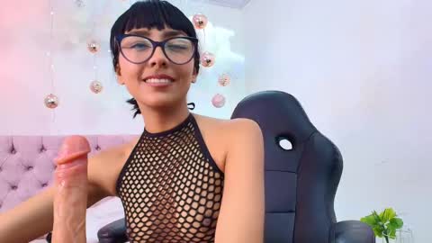 Snapshot of roulyy chatting on 12.17.24 JESSY ROULY online show from 12.17.24